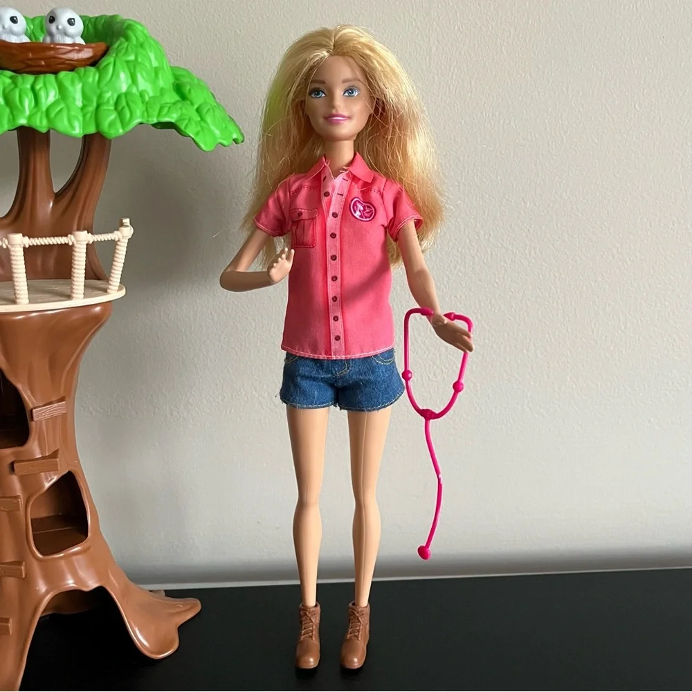 Barbie Animal Rescuer Doll Care Center You Can Be Anything FCP78